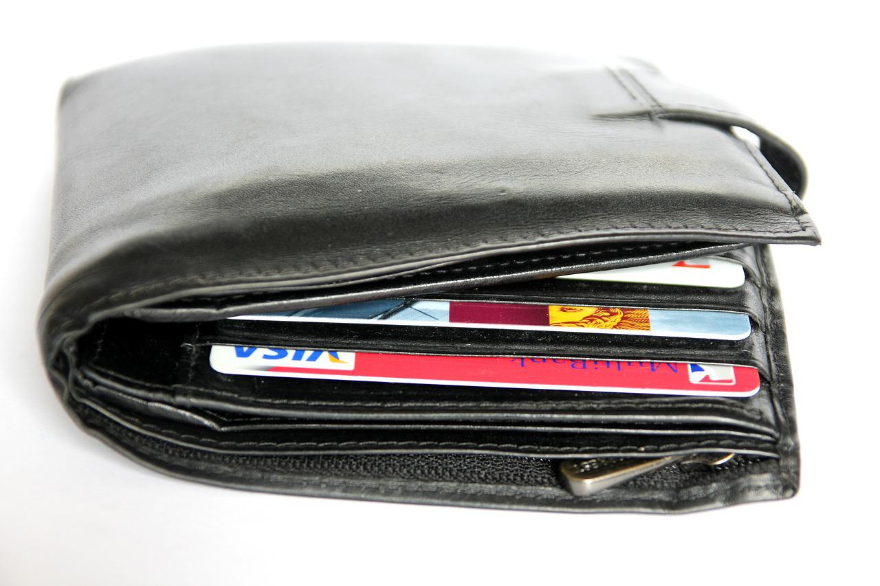 Jak powinniśmy wybierać portfele, aby były praktyczne?